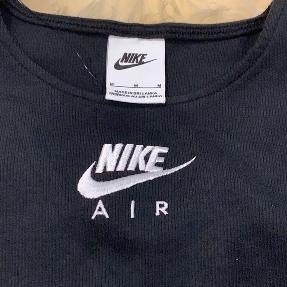 Nike Black Women’s Sports Bra Crop Top Workout Wear Size Medium - Picture 2 of 7